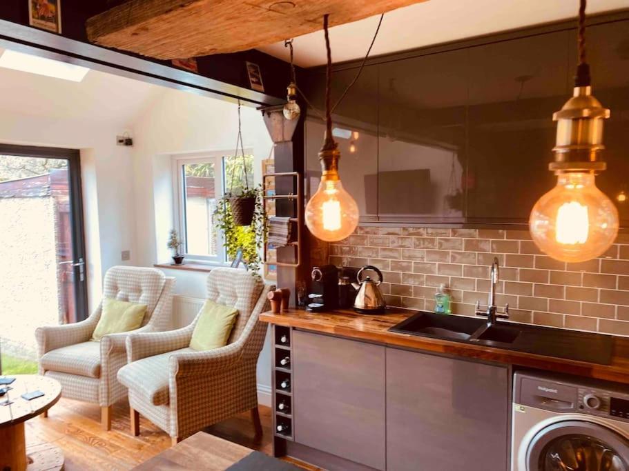 Lovely Semi-Beach 2X Pubs -5 Min Walk-Pets Welcome-Parking-Garden Scalby  Buitenkant foto