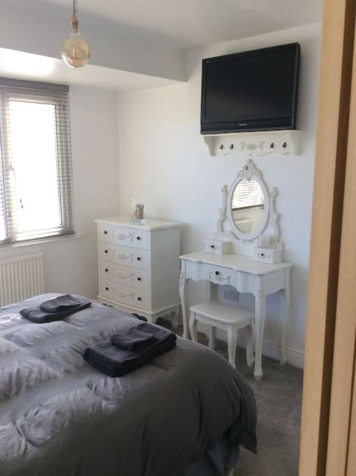 Lovely Semi-Beach 2X Pubs -5 Min Walk-Pets Welcome-Parking-Garden Scalby  Buitenkant foto
