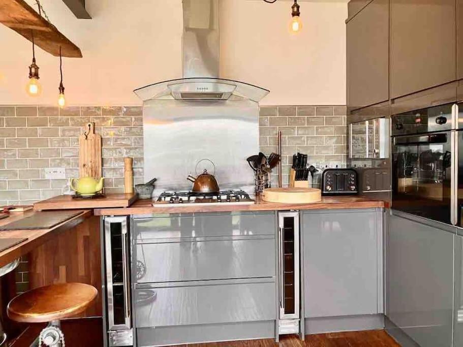 Lovely Semi-Beach 2X Pubs -5 Min Walk-Pets Welcome-Parking-Garden Scalby  Buitenkant foto