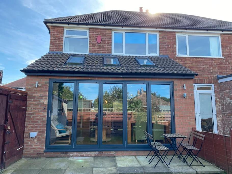 Lovely Semi-Beach 2X Pubs -5 Min Walk-Pets Welcome-Parking-Garden Scalby  Buitenkant foto